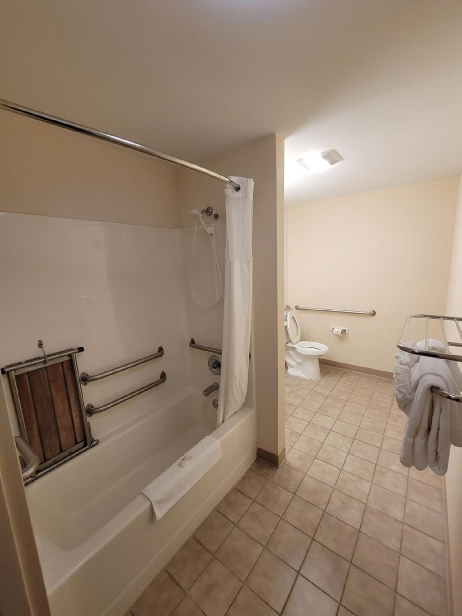 Quality Inn & Suites Prestonsburg Next To Mountain Arts Center Экстерьер фото