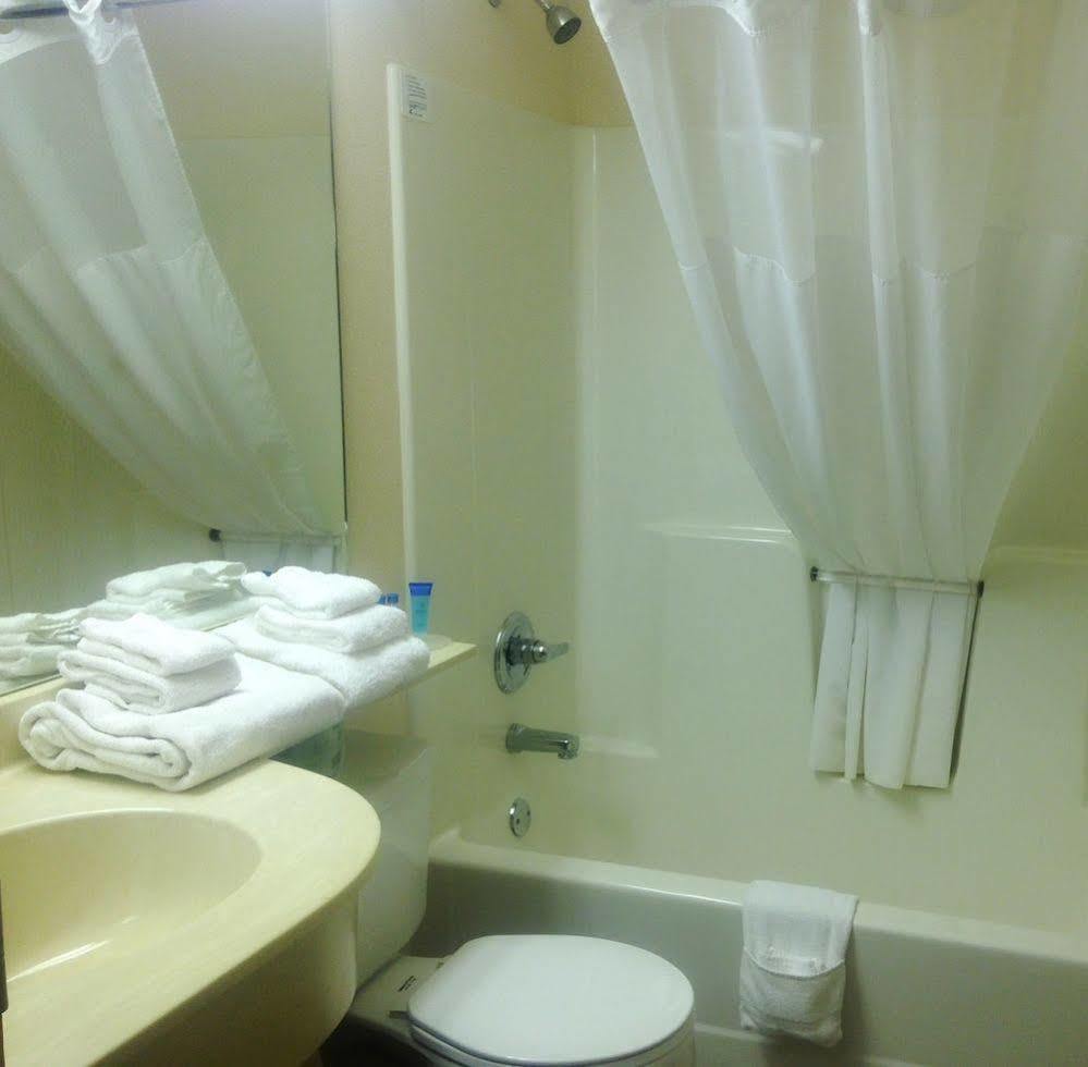 Quality Inn & Suites Prestonsburg Next To Mountain Arts Center Экстерьер фото