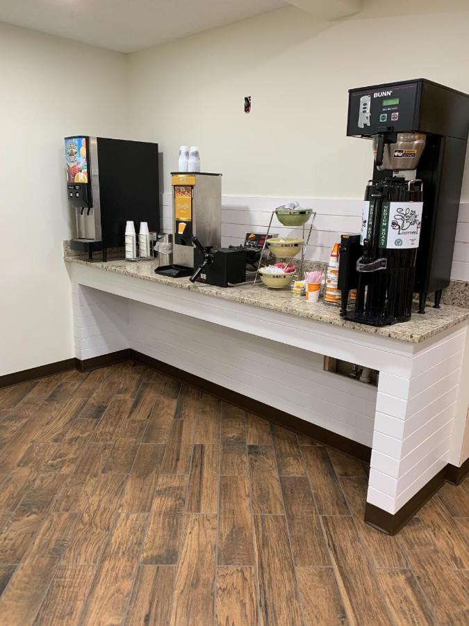 Quality Inn & Suites Prestonsburg Next To Mountain Arts Center Экстерьер фото